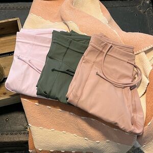 Bundle of Like New Tek Gear Ultrastretch Drawstring Full Length Leggings (Med)